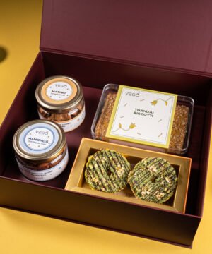 FESTIVE FUN BOX WITH GHEVAR